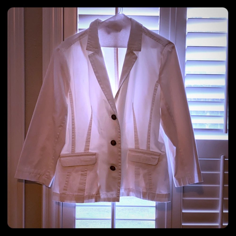 Cotton Blend Casual Blazer. Great with Jeans!